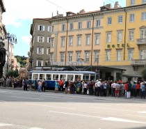 Torna il tram Trieste-Opicina, grande festa per la storica trenovia