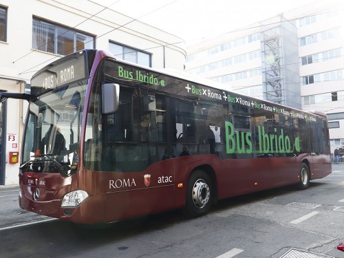 Presentato il primo autobus ibrido di ATAC