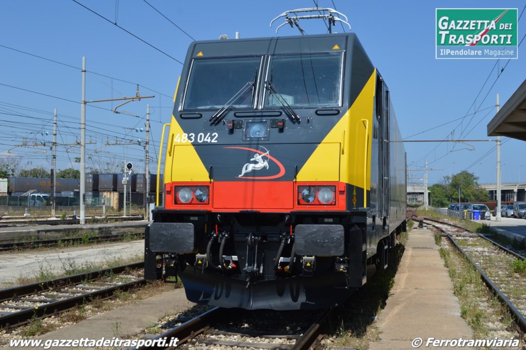 La nova E483.042 Bombardier di Ferrotramviaria in deposito a Bari - Foto Ferrotramviaria spa