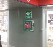Defibrillatori nella stazioni della metropolitana di Milano