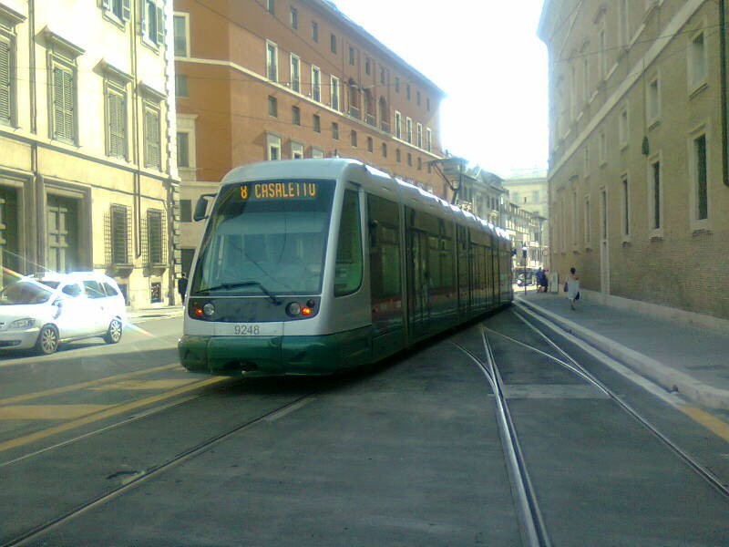 Tram 8 al Capolinea di Piazza Venezia - Foto Omar Cugini