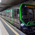 Il convoglio Leonardo nero con profili verdi per la linea M2 di Milano - Foto ATM