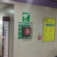 Defibrillatore nella stazione della metropolitana di Milano - Foto ATM