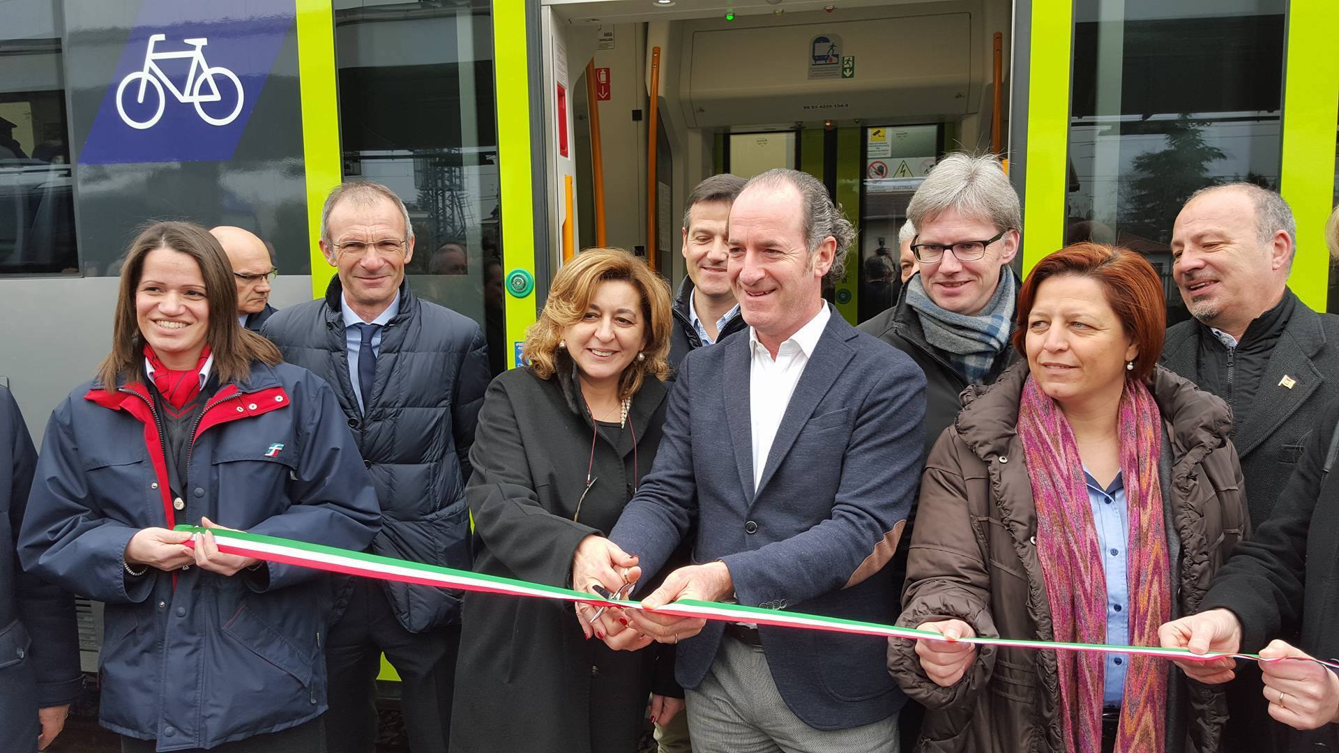 Il presidente della Regione Veneto Zaia e l'AD Trenitalia Morgante inaugurano il primo treno Swing per il Veneto - Foto profilo FB Luca Zaia